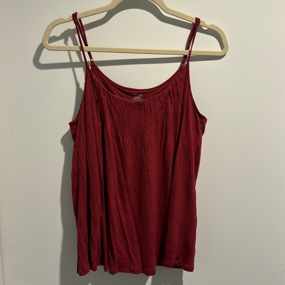 Mossimo Tank Top Camisole with Adjustable Straps & Built in Bra - Maroon/Crimson - Picture 4 of 5